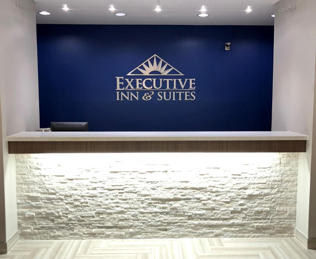 Executive Inn And Suites Joaquin Exterior photo